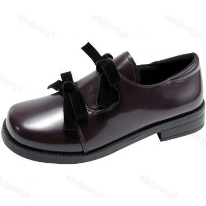 Glossy Bow Pointed Loafers main image 0
