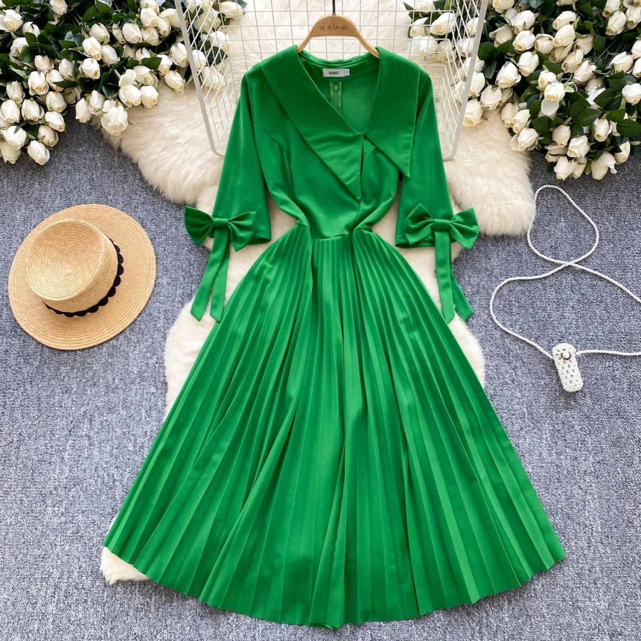 Luxurious Emerald Green Silk Dress with Bows