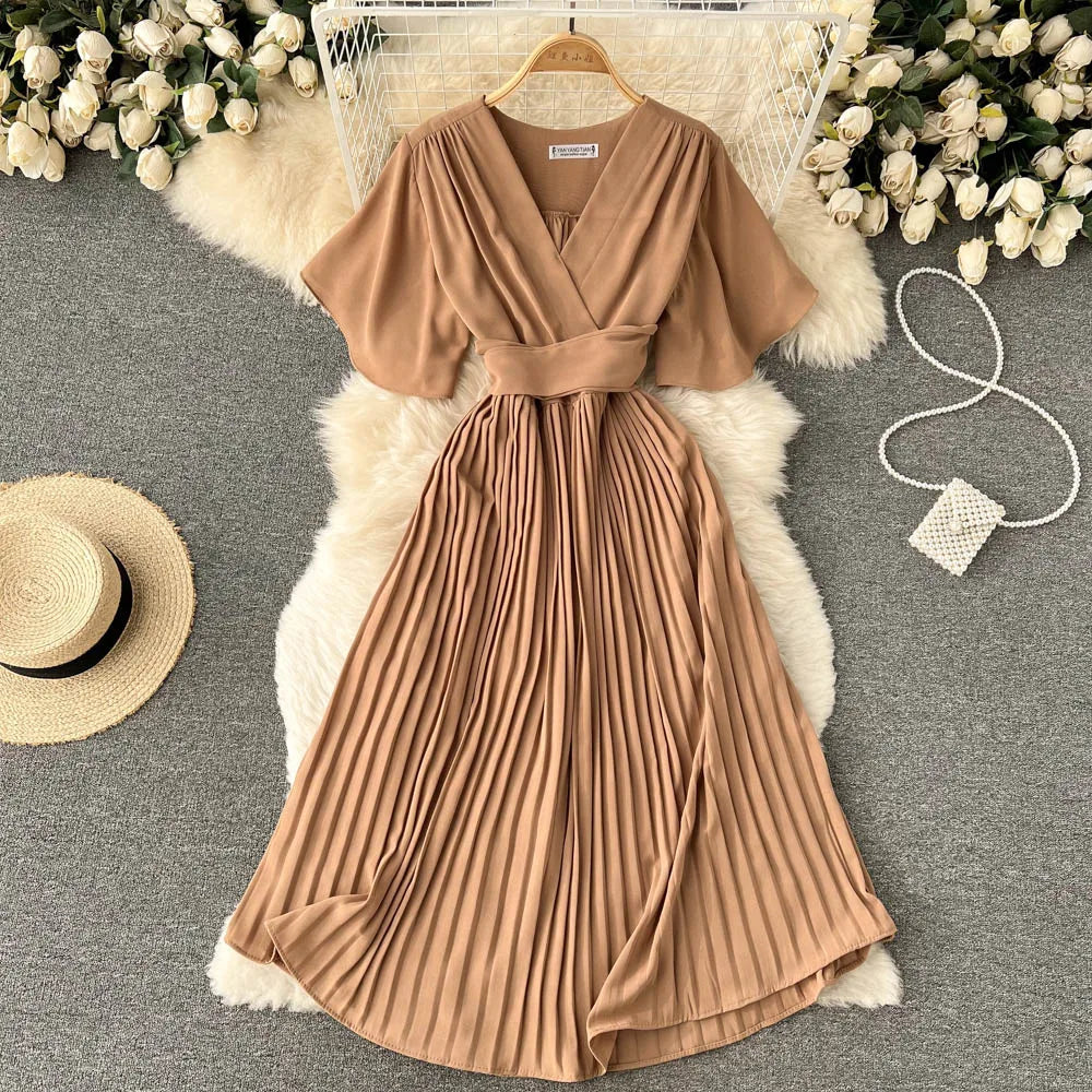 V-neck Lavender Maxi Dress With Pleated Skirt on Luulla