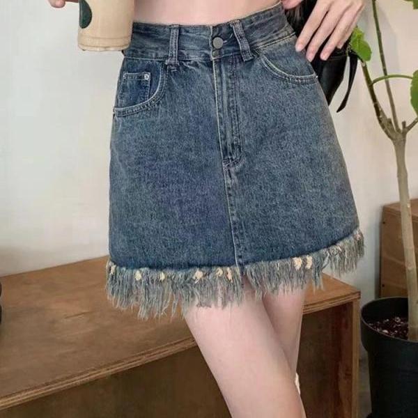 Low-Waist Pleated Skirt