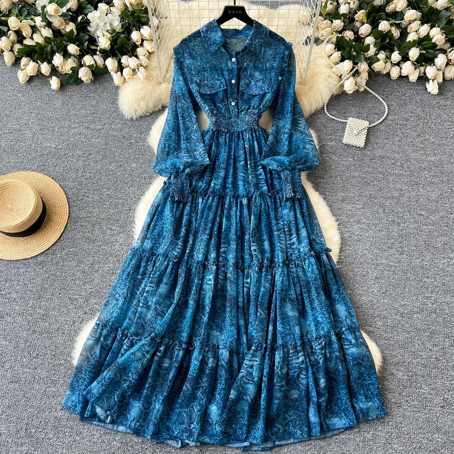 white dress graduation Rib T-Shirt pattern_Puff Sleeves Beautiful Woman In A Size:xxlarge
